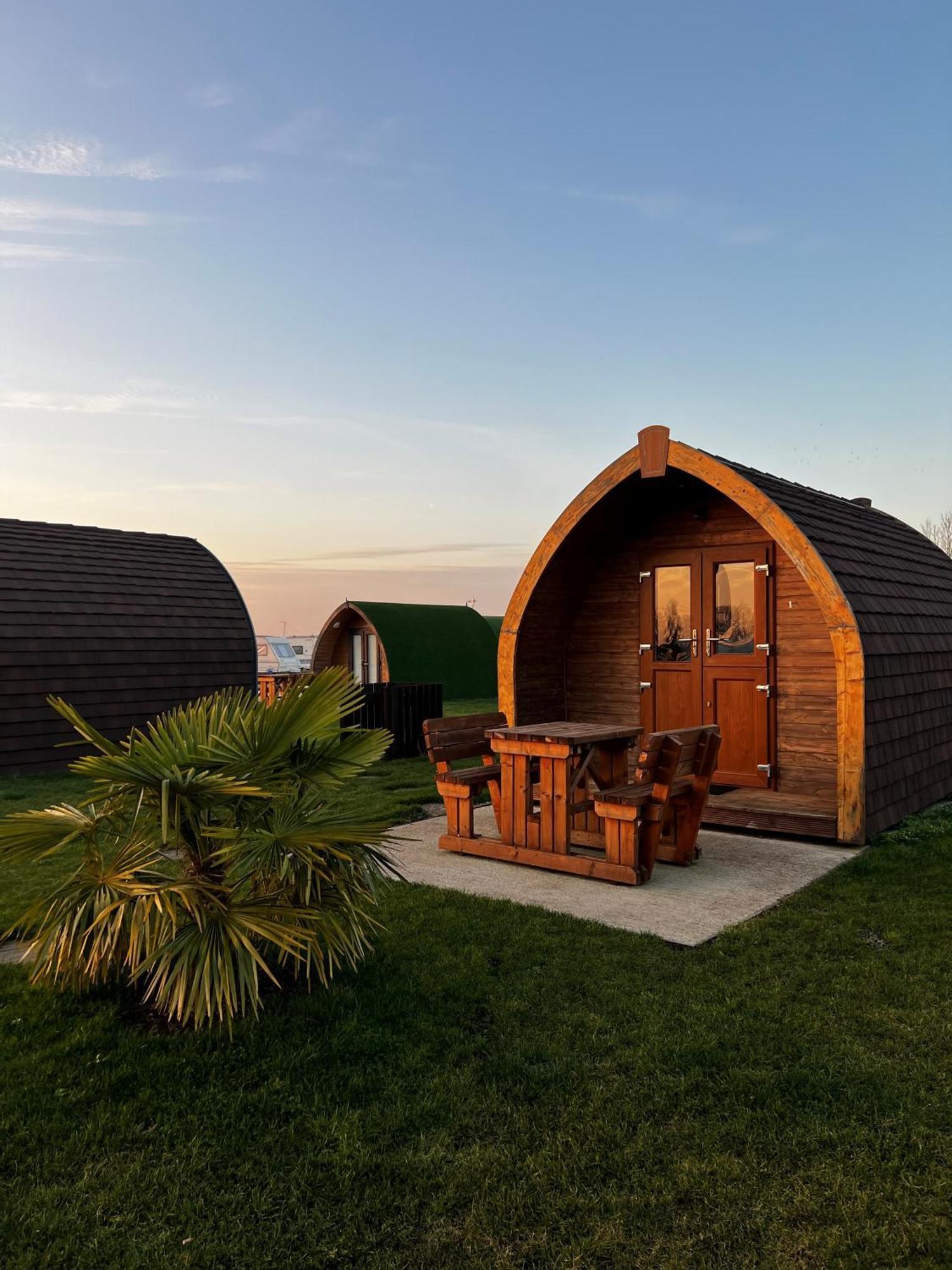 Роскошный шатер Glamping Pods Маркет-Дипинг